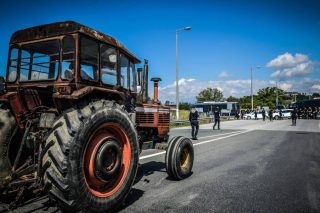 Πανελλαδική Επιτροπή Μπλόκων: Καταγγέλλει βίαιη καταστολή σε αγροτικές κινητοποιήσεις στις Σέρρες